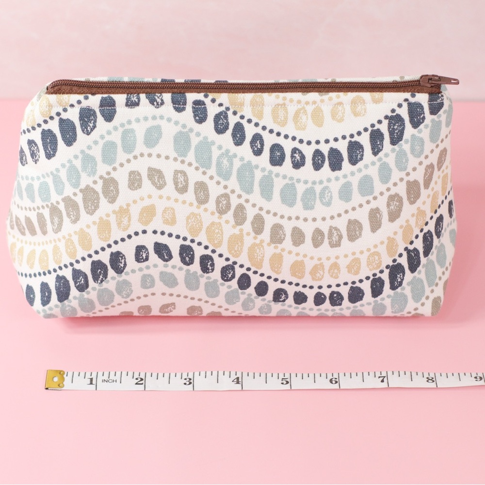 Canvas Cosmetic Bag/makeup pouch with zipper closure. Travel bag NWOT